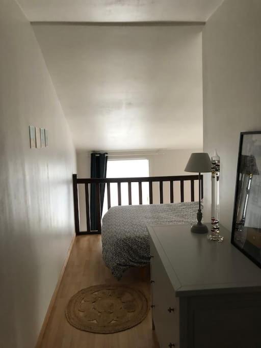 Appartement En Duplex Avec Parking Et Jardinet Бурж Екстериор снимка