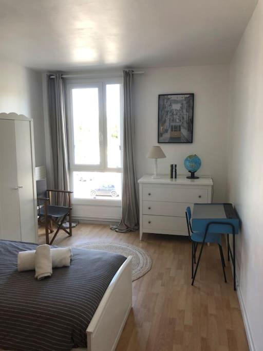 Appartement En Duplex Avec Parking Et Jardinet Бурж Екстериор снимка