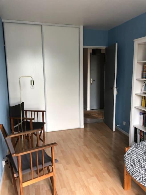 Appartement En Duplex Avec Parking Et Jardinet Бурж Екстериор снимка