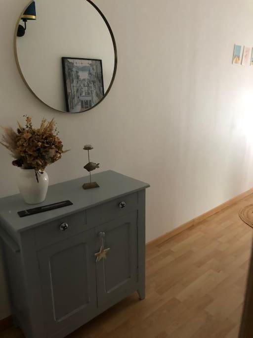 Appartement En Duplex Avec Parking Et Jardinet Бурж Екстериор снимка