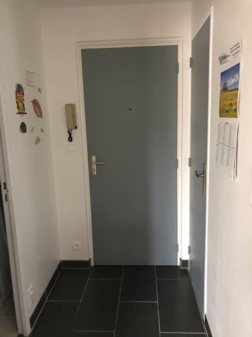 Appartement En Duplex Avec Parking Et Jardinet Бурж Екстериор снимка